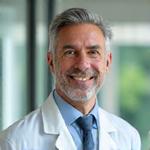 Photo del Dr. Javier Sanz, Director Médico de AlmaVibra